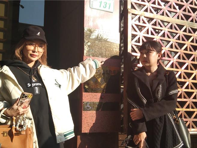 雪碧（左）（陈志贤摄影）