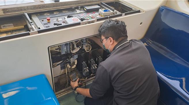 30日台北捷运文湖线1部列车发生异常警讯，经北捷检测疑似为列车讯号匯流排异常，为确认真因，将水平展开检查可能发生原因，实施验证及改善。（台北捷运公司提供／刘彦宜台北传真）