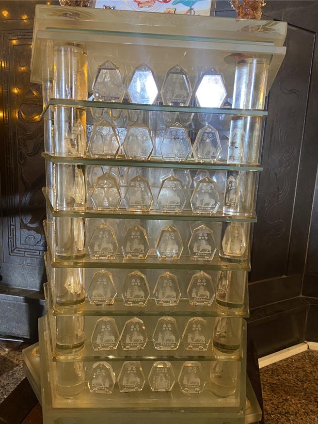 新北市有5间宫庙提供宠物平安灯服务。（新北市动保处提供）