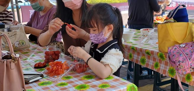 「蜂蜜醋渍橙蜜香」送礼自用都适宜。（图／高雄市农业局）