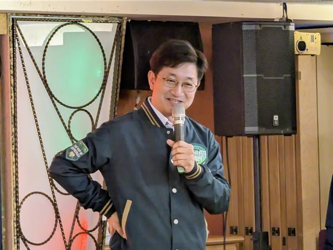 立法委員蔡適應表示，在他立委任期的最後一天，收到基隆捷運綜合規畫正式核定的消息，總算是不負基隆鄉親所託，爭取到了基隆捷運。（張志康攝）