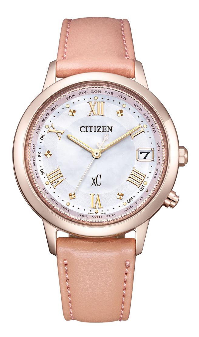 CITIZEN的光動能全球電波時計女表，蘋果皮製環保表帶，3萬3900元。（CITIZEN提供）