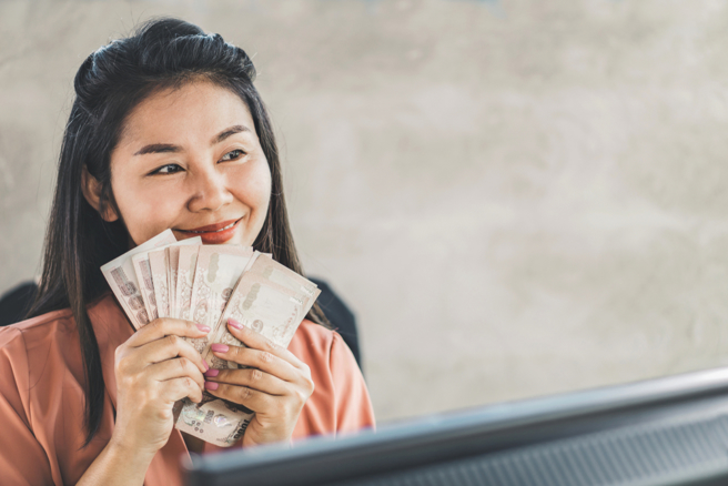 屬豬的人今年有三大吉星入命，財運和事業在貴人相助下將有可喜的收穫。（示意圖： shutterstock／達志）