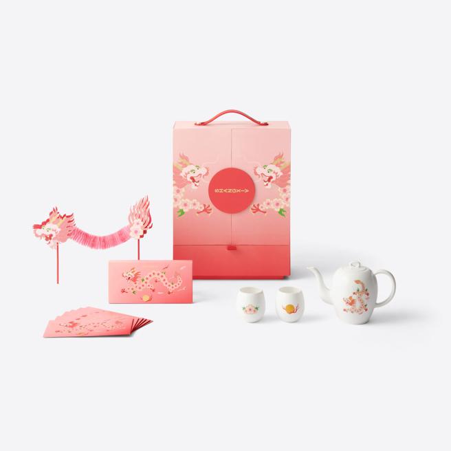 SHANG XIA上下游龙映桃花多宝阁，1万6800元。（SHANG XIA提供／古明弘台北传真）