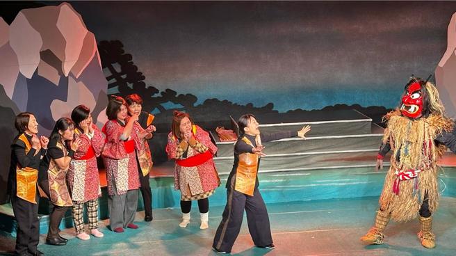 嚴藝文、楊貴媚、鍾欣凌體驗秋田特有的「生剝鬼」文化。（桂田文化藝術基金會、桂田文創提供）