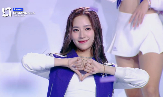 欧阳娣娣在《创造营亚洲》主题曲MV中的最终大特写，美到让人惊艳。（图／摘自CHUANG ASIA - Get the WeTV APP YouTube）