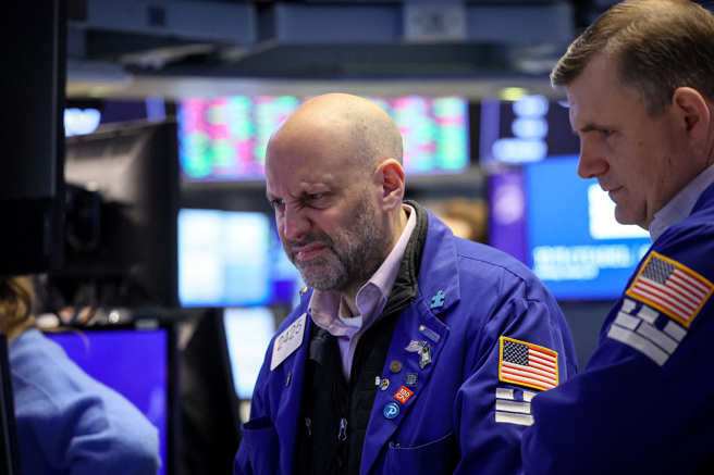 受Alphabet股價重挫拖累，那斯達克指數慘跌。（圖／路透社）