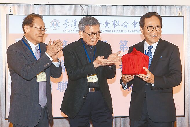 台灣工商企業聯合會30日舉行第八屆第一次會員代表大會。（鄧博仁攝）