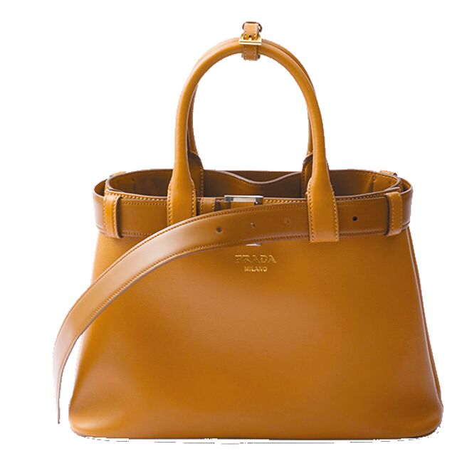 Prada Buckle皮革包款，17萬元。（Prada提供）