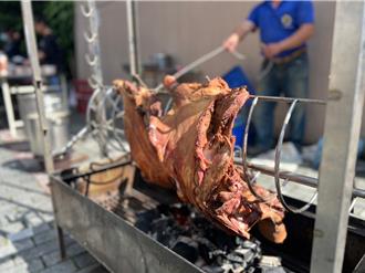 刑事局大啖烤豬羊BBQ迎新春 周幼偉：火力全開護治安