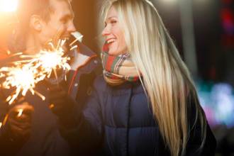 巴黎出差強吻女同事！男經理噁喊「浪漫之都索吻很正常」慘丟飯碗