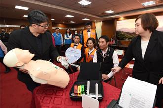 獅子會結合生醫公司 捐贈苗縣府18台心電圖機