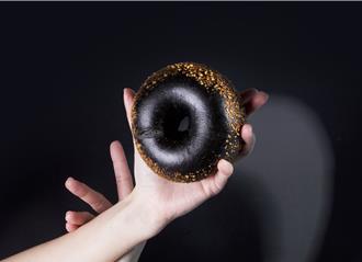 全台首創！ 好丘聯名雲門舞集 打造為舞蹈而生全新「毛月亮貝果」