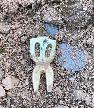 超級幸運！清大生實習首日 遺址發現國寶級玉玦