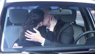 官員出軌與女老師車震 「一氧化碳中毒」雙雙陳屍車內