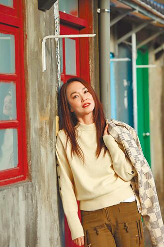 為陪伴兒推戲約 范文芳甘之如飴