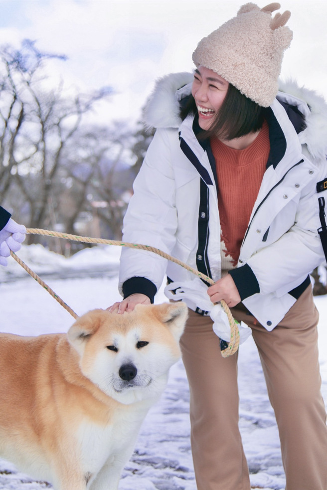 嚴藝文透露秋田犬相當護主。（桂田文化藝術基金會、桂田文創提供）