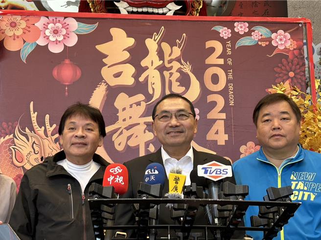 新北市长侯友宜今（1）日出席行动治理第三站来到泰山，针对基隆捷运综合规画报告31日获行政院核定，侯友宜表示新北市会负起兴建的责任。（刘玮晴摄）