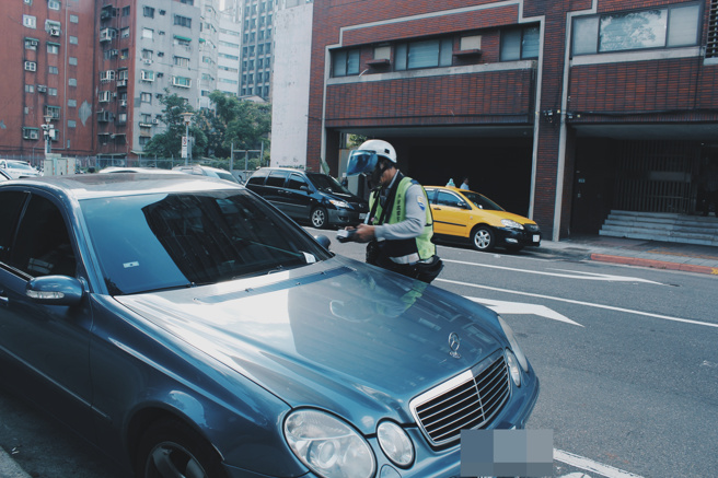路边停车格一位难求。（示意图，shutterstock／达志）