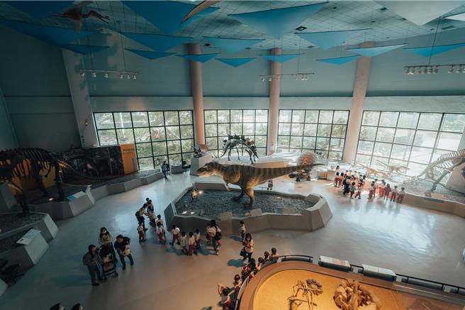 国立自然科学博物馆在大年除夕、初一休馆，初二至初五4天推出「龙的传人」限时优惠，生肖属龙或名字有「龙」的民眾都可免费参观。（科博馆提供／王煌忠台中传真）