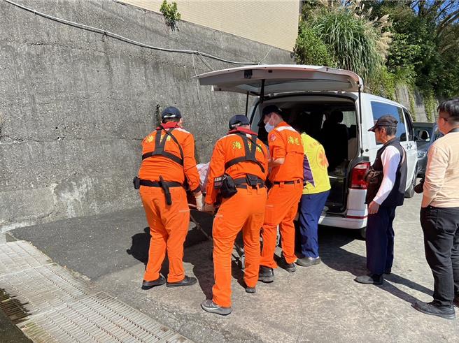 台東縣萬姓男子1月31日深夜在宜蘭縣石城地區潛水失聯，今天尋獲萬男遺體。（民眾提供／李忠一宜蘭傳真）