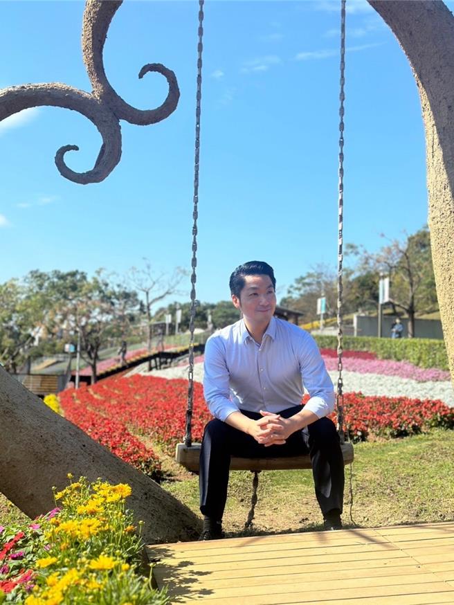 台北市长蒋万安1日表示，只要有人在这里告白成功，并提供告白影片作佐证，未来若结婚他就去担任证婚人。（北市工务局提供／丁上程台北传真）