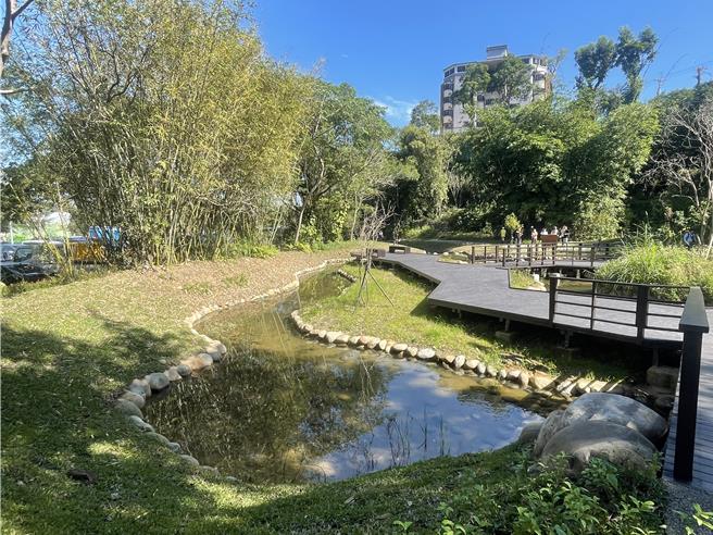 桃园大溪山猪湖生态园区2期开幕，迎接春节游客。(吕筱蝉摄)