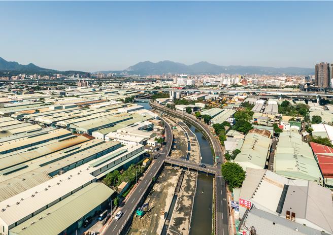 新北市擴大泰山楓江都市計畫範圍為中山高速公路以南、二重疏洪道以西之非都市土地、都市計畫區間夾雜之農業區，採區段徵收方式開發。（新北市城鄉局提供／劉瑋晴新北傳真）