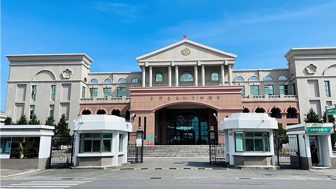 台東恐怖情人單日狂打20通電話至女友工作單位查崗，甚至在住處門口張貼親密照，犯恐嚇危害安全罪，處3月徒刑。（蕭嘉蕙攝）