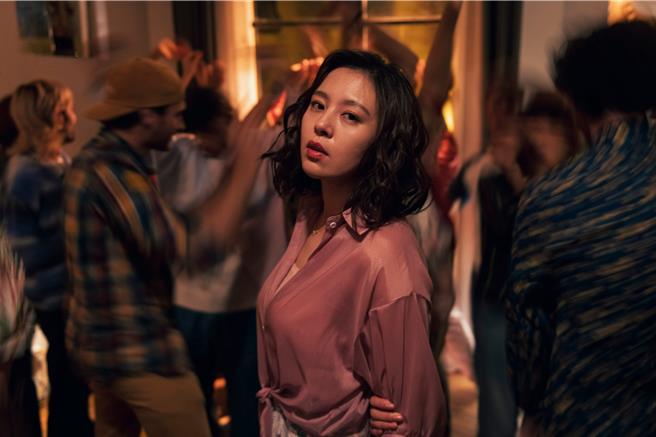 导演练建宏坦言，初见刘品言就被她的气质和魅力吸引。（伯乐影业提供）