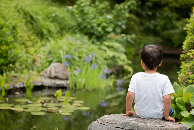 美國一名男孩在池塘抓青蛙時撿到一塊人類頭骨，經DNA鑑定發現，死者竟是20年前的失蹤逃犯。 (示意圖:shutterstock/達志)