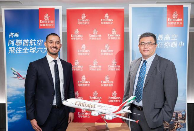 阿聯酋航空台北航線開航10週年推限時優惠票價，台灣區域經理譚禮旻（左）、SkyCargo台灣貨運經理林曉峰。圖／阿聯酋航空