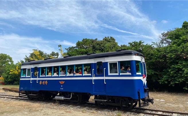 勝利號早期稱為汽油車，後改為柴油車，3日首班車復駛糖鐵學甲線，備受鐵道迷期待。（台糖公司園區鐵道課提供／程炳璋台南傳真）