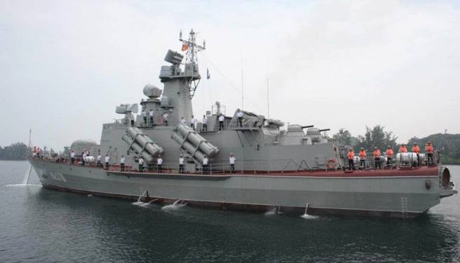 狼蛛级飞弹艇的携弹量颇大，如果安装次音速反舰飞弹，可携带16枚(左右各8枚)。(图/印度海军)