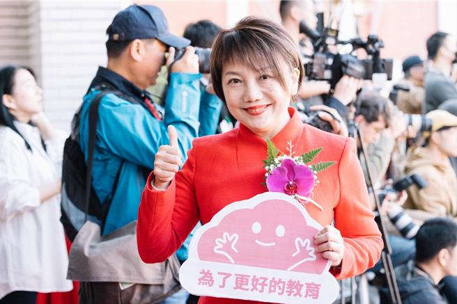 范云表示，2024开始的国会，诡谲多变。范云宣示，不变的是，她会为了更好的臺湾，全力以赴。（范云办公室提供）