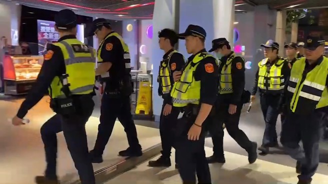 新北市蘆洲分局今（1）日晚間22時許，規劃閉鎖式擴大臨檢威力掃蕩勤務。（圖／警方提供）