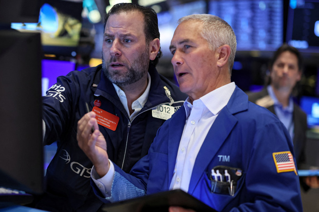 蘋果等科技大廠將於周四美股盤後公布財報，牽動美股漲勢。（圖／路透社）