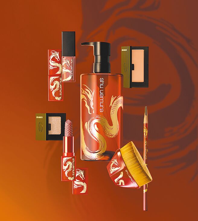 新光三越台北信义新天地shu uemura植村秀新年限量版。（新光三越提供）