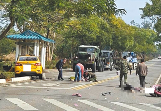 金門 路口搶快 小黃機車相撞 騎士母不治 4歲女重傷