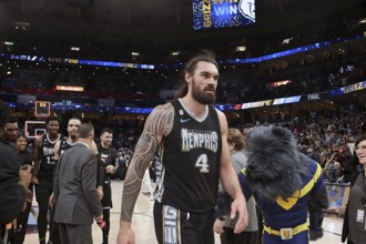 NBA》傷兵換傷兵？灰熊把亞當斯送到火箭換回歐拉迪波