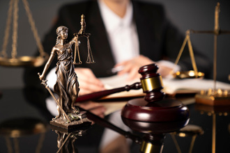 賭城女法官玩太大 找辯護人3P共浴 照片流出慘了