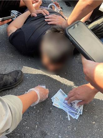 高雄警扮客买毒 毒枭驾车衝撞遭数十警破窗压制