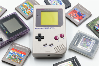 男孩紙板瓶蓋自製Game Boy 神還原《瑪利歐》經典關卡