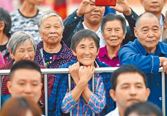 陸財政兩利多 養老金按時發 稅費優惠延長