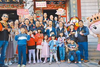 「幸福龍來嘉」 翁章梁發紅包