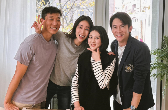 隋棠带老公Tony（左1）跟朱芯仪、温升豪聚会。（图／翻摄自隋棠 Sonia Sui脸书）