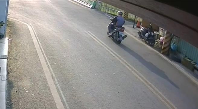 六旬翁骑车突倒地，送医宣告不治。(警方提供)