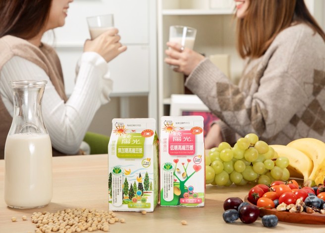 年节聪明轻松吃，年后依然有型少负担，快与过年神器「统一阳光高纤豆浆」，一起期待新年的到来吧! （图/中时新闻 摄）