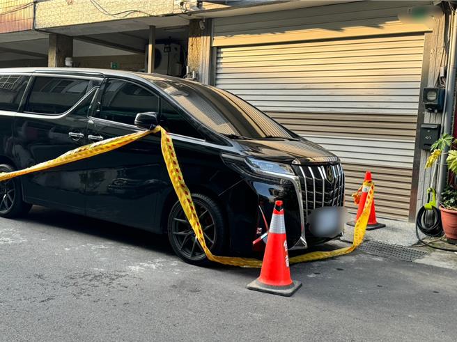 新營區2日爆發一件命案，曾姓男子持木棍將李姓男子打趴在地，李男受傷過重送醫死亡。（讀者提供／程炳璋台南傳真）