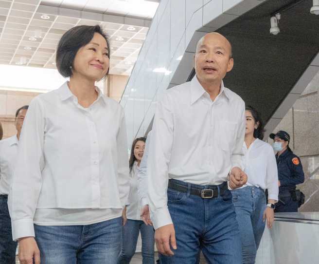 郭正亮认为，韩国瑜当选立法院长是重新开机，未来一定是往上走，若有在高雄设立联合服务处，是为了帮立委柯志恩撑起2026市长选举的盘。(翻摄自柯志恩脸书)